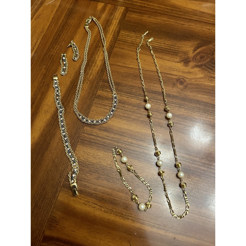 80's Vintage Delicate Costume Jewelry Sets‎ 2 Pear Rhinestone Love Knots